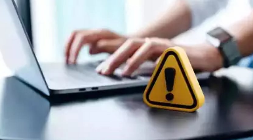 সাবধান! অনলাইনে চাকরির কথা বলে প্রতারণা করে হ্যাকাররা