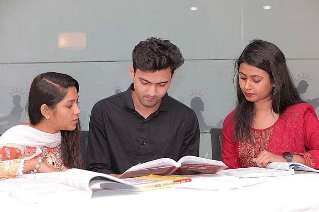 মডেল: রূপা, শিশির ও নীলাছবি: খালেদ সরকার