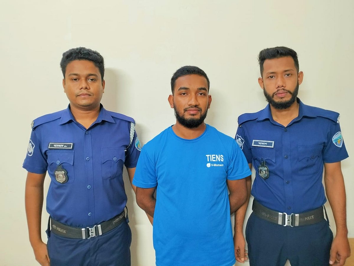 কক্সবাজারে নারীদের হেনস্তার ঘটনায় গ্রেপ্তার মোহাম্মদ ফারুকুল ইসলাম