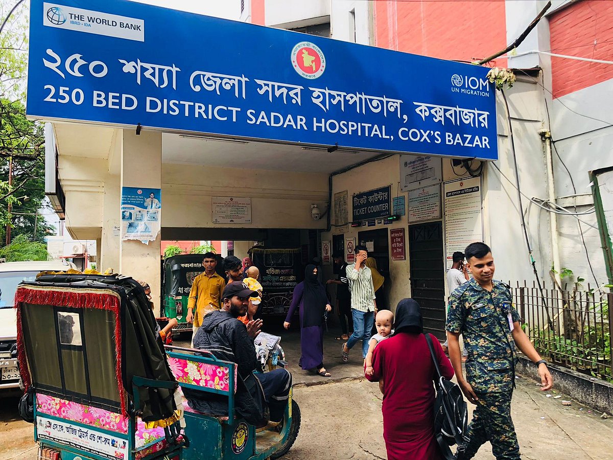 চার দিন পর আজ বেলা তিনটা থেকে কক্সবাজার সদর হাসপাতালে চিকিৎসাসেবা শুরু হয়েছে