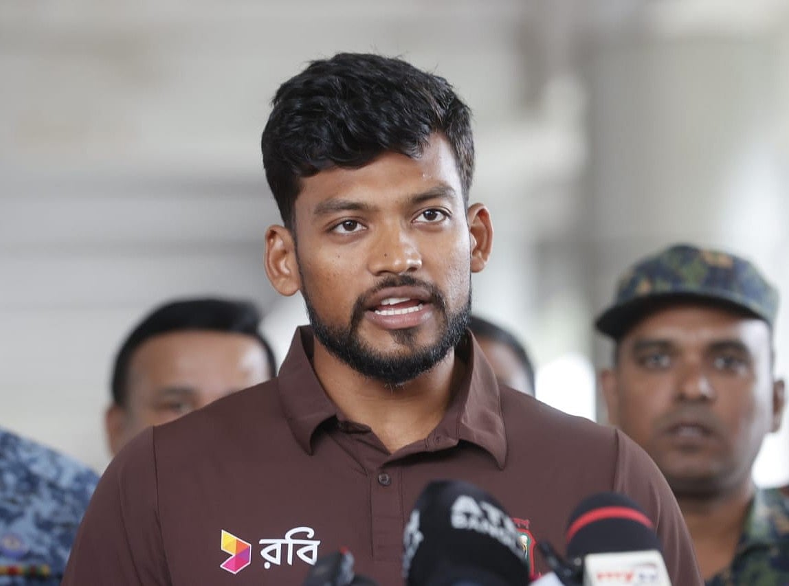 দেশ ছাড়ার আগে কথা বলেছেন নাজমুল