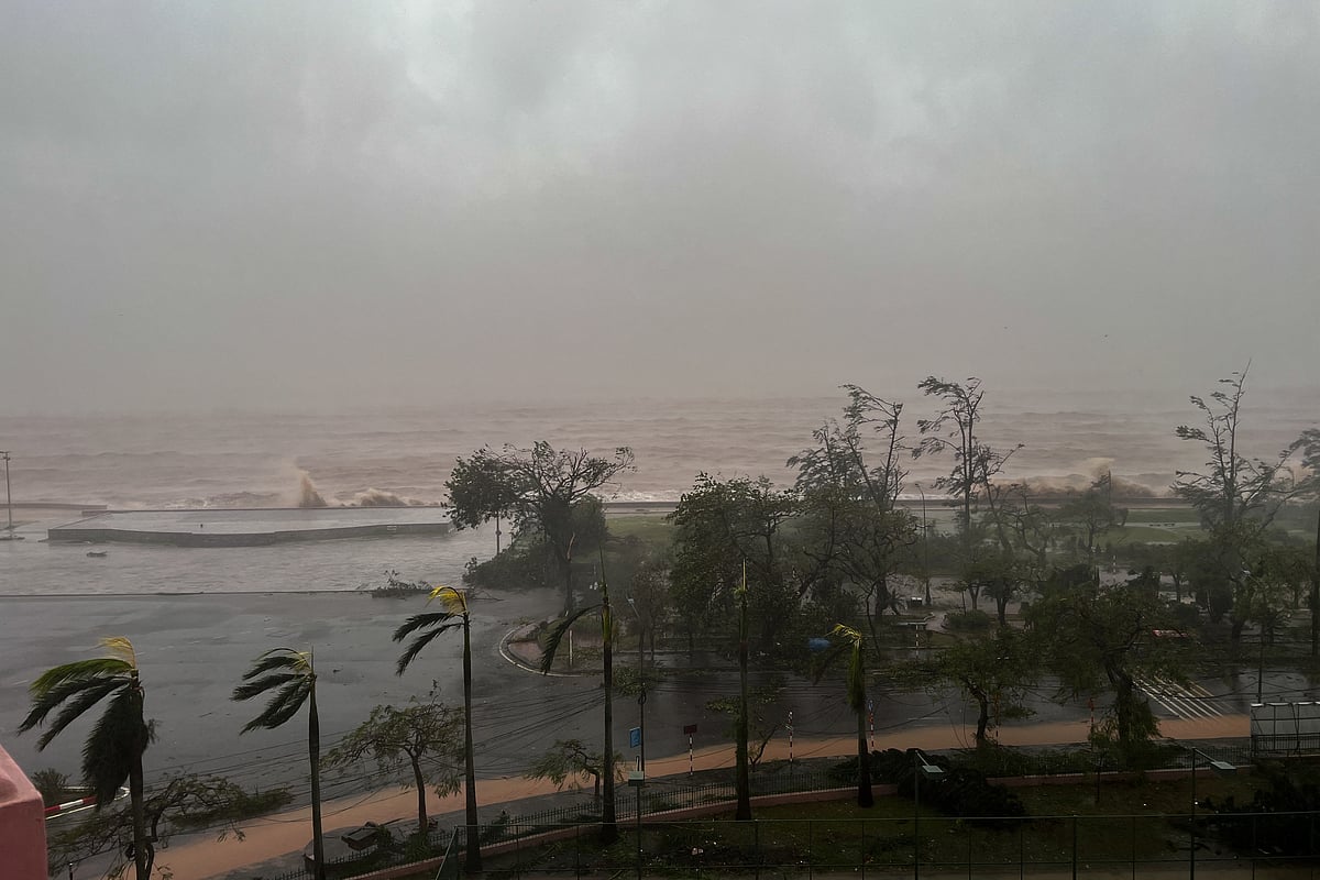 ঘূর্ণিঝড় ইয়াগির আঘাতে ভিয়েতনামে অন্তত ২৩৩ জন নিহত হয়েছে