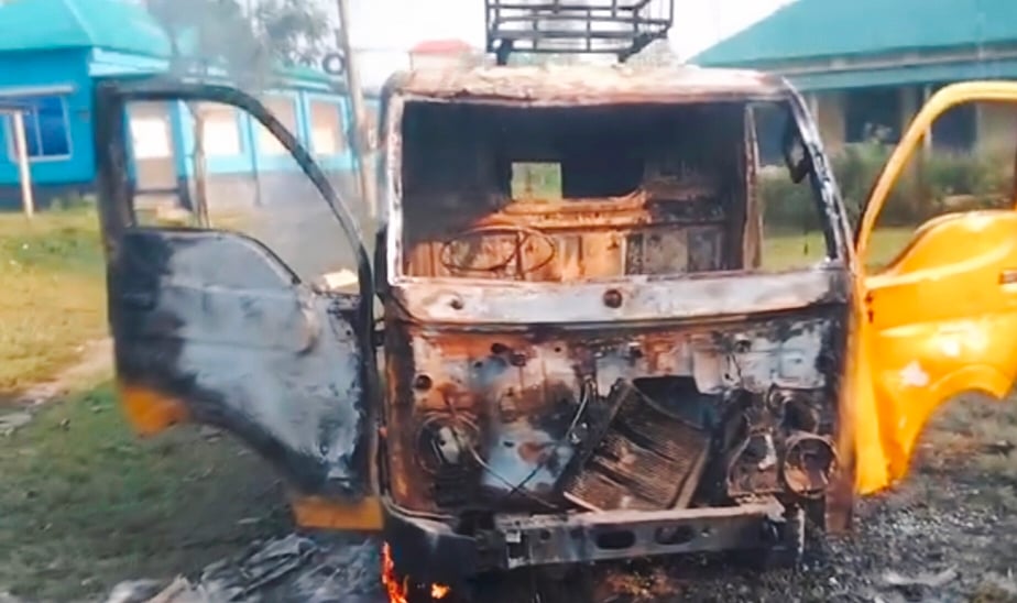 গরু চুরির কাজে ব্যবহৃত সন্দেহে একটি পিকআপ আগুন দিয়ে পুড়িয়ে দেওয়া হয়েছে। আজ বুধবার সকালে বগুড়ার শেরপুর উপজেলার খানপুর ইউনিয়নের শুবলী গ্রামে