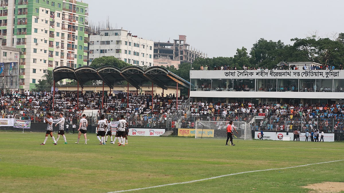কুমিল্লার শহীদ ধীরেন্দ্রনাথ দত্ত স্টেডিয়ামকে হোম ভেন্যু হিসেবে চেয়েছে  মোহামেডান ও আবাহনী