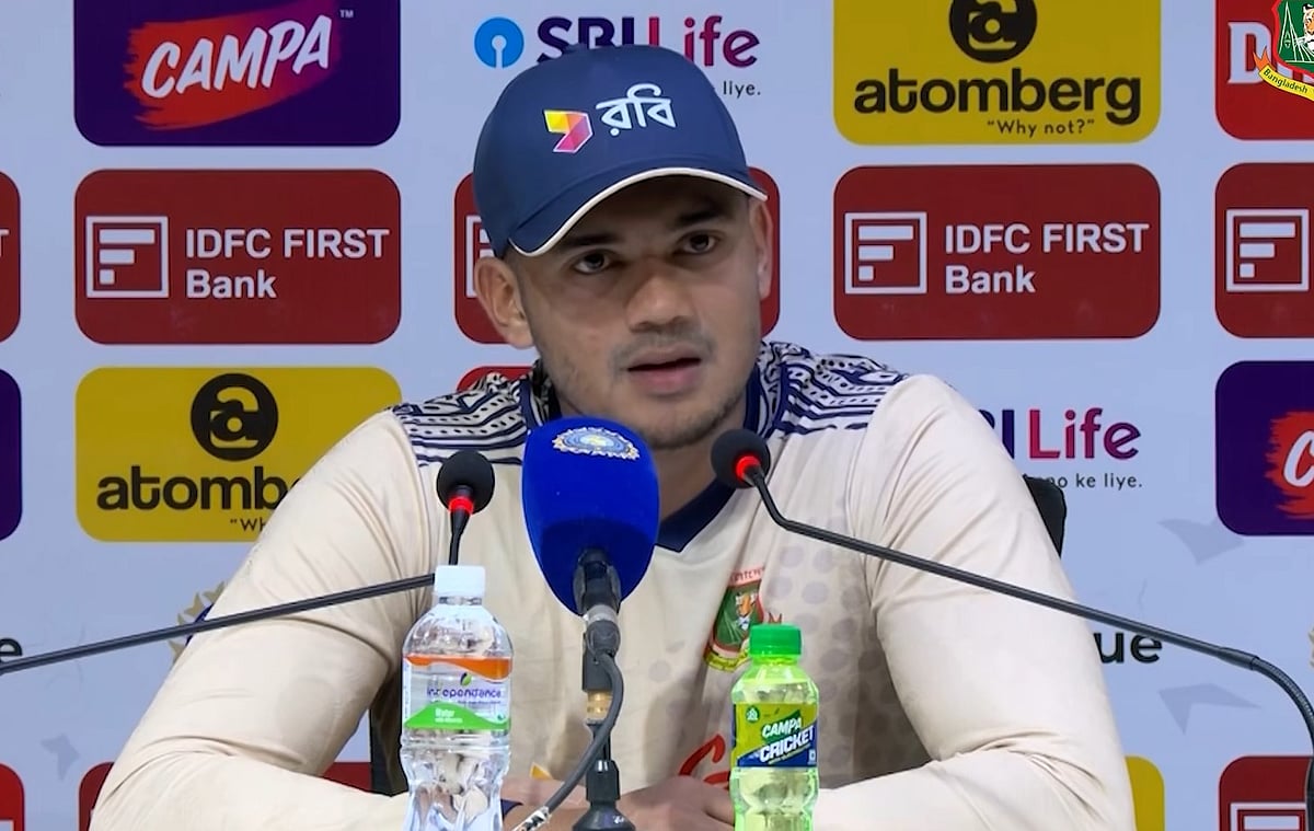 সংবাদ সম্মেলনে বাংলাদেশের পেসার তাসকিন আহমেদ। গতকাল চেন্নাইয়ে