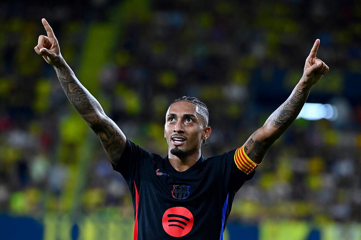 বার্সার জয়ে জোড়া গোল করেছেন রাফিনিয়া