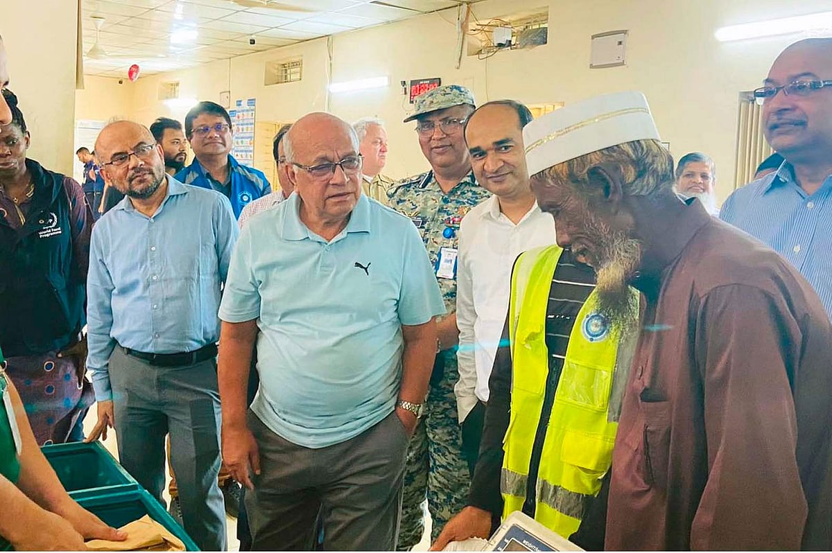 কক্সবাজারের উখিয়ার রোহিঙ্গা আশ্রয়শিবির পরিদর্শন করেন অন্তর্বর্তী সরকারের দুর্যোগ ব্যবস্থাপনা ও ত্রাণ মন্ত্রণালয়ের উপদেষ্টা ফারুক-ই-আজম বীর প্রতীক। আজ দুপুরে