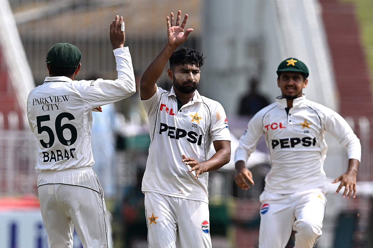 বাংলাদেশের কাছে টেস্ট সিরিজ হারার পর পাকিস্তান দলের সমালোচনা করছেন দেশটির সাবেক ক্রিকেটাররা