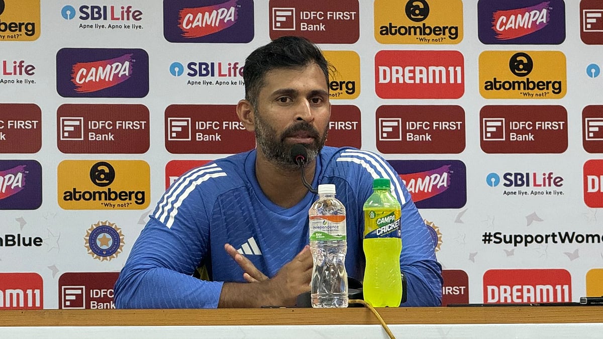 সংবাদ সম্মেলনে ভারতের সহকারী কোচ অভিষেক নায়ার