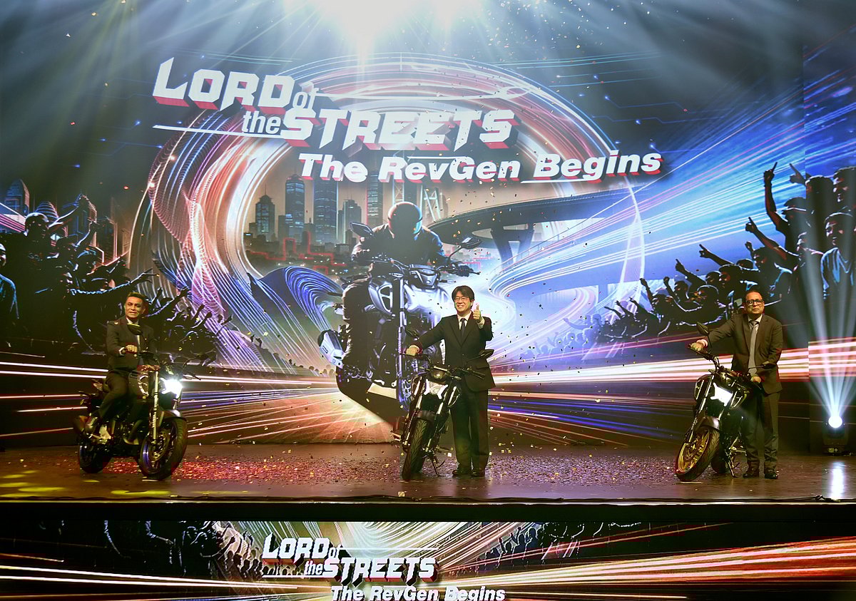 ইয়ামাহা এফজেডএস সিরিজের নতুন মডেলের মোটরসাইকেল বাজারে এনেছে এসিআই মোটরস। আজ শনিবার রাজধানীর ইন্টারন্যাশনাল কনভেনশন সিটি বসুন্ধরায় (আইসিসিবি) আয়োজিত এক অনুষ্ঠানে এই মোটরসাইকেল বাজারজাতকরণের ঘোষণা দেওয়া হয়