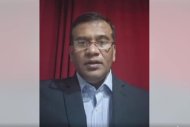 লেবাননে ইসরায়েলের বোমা হামলায় প্রাণহানির মধ্যে প্রবাসী বাংলাদেশিদের উদ্দেশে ভিডিও বার্তা দিয়েছেন নিযুক্ত বাংলাদেশের রাষ্ট্রদূত এয়ার ভাইস মার্শাল জাভেদ তানভীর খান