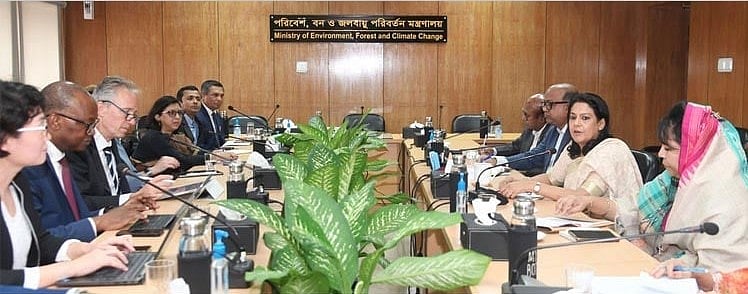 পরিবেশ, বন, জলবায়ু পরিবর্তন উপদেষ্টা সৈয়দা রিজওয়ানা হাসানের সঙ্গে একটি উচ্চপর্যায়ের বৈঠক হয়। ঢাকা, ২৯ সেপ্টেম্বর