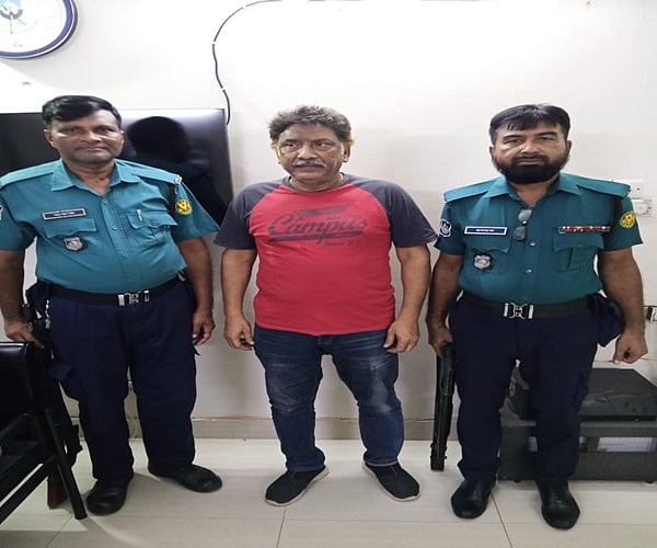 যুবলীগের নেতা মো. আনোয়ারুল ইসলামকে কলাবাগান থানার ৩২ লেক সার্কাস (এনা কিংডম) এলাকা থেকে গ্রেপ্তার করেছে পুলিশ