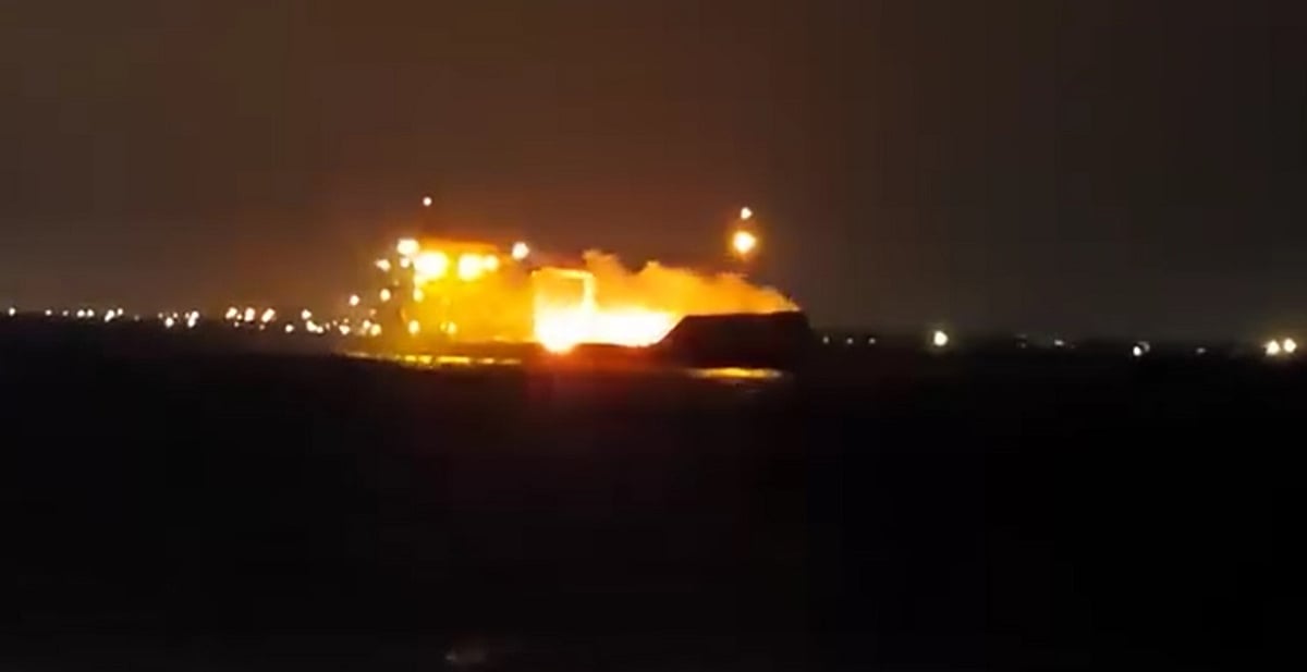 এমটি বাংলার সৌরভ ট্যাংকারে আগুন