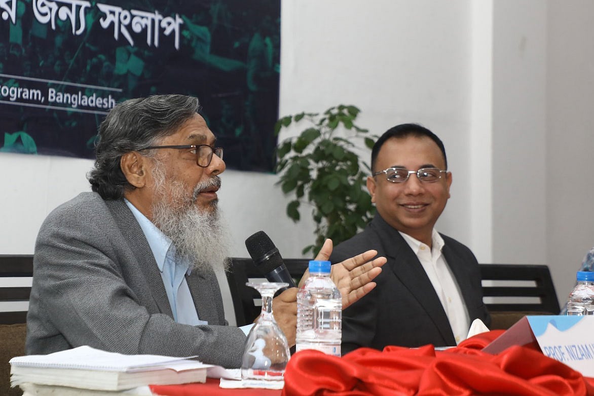 সেন্টার ফর গভর্নেন্স স্টাডিজের (সিজিএস) উদ্যোগে চট্টগ্রামের আগ্রাবাদ এলাকার একটি হোটেলে আয়োজিত সংলাপে বক্তব্য দেন সংসদ বিষয়ক গবেষক এবং চট্টগ্রাম বিশ্ববিদ্যালয়ের লোক প্রশাসন বিভাগের সাবেক অধ্যাপক নিজাম উদ্দিন আহমদ। আজ সকালে তোলা