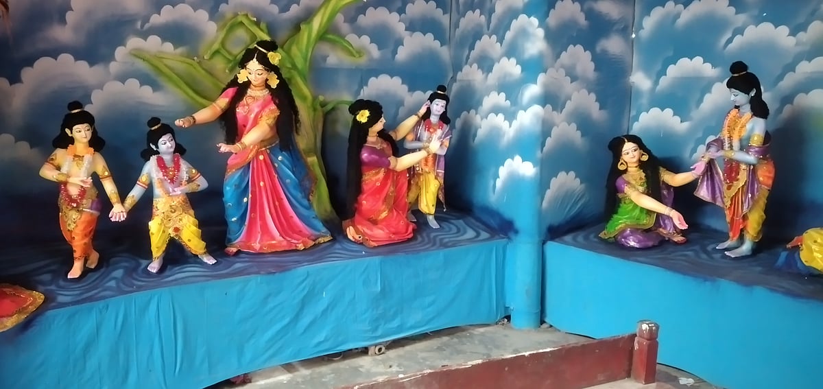 শরীয়তপুরের নড়িয়া উপজেলার মশুরা ঘোষপাড়া মন্দিরে নবদুর্গার ৯ রূপের প্রতিমা নির্মাণ করা হয়েছে