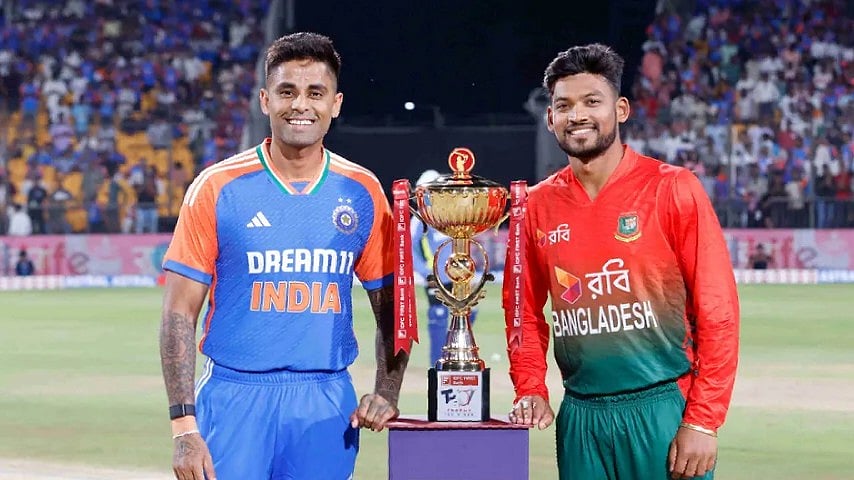 টি–টোয়েন্টি সিরিজের ট্রফি মাঝে রেখে হাস্যোজ্জ্বল দুই অধিনায়ক বাংলাদেশের নাজমুল হোসেন (ডানে) ও ভারতের সূর্যকুমার যাদব
