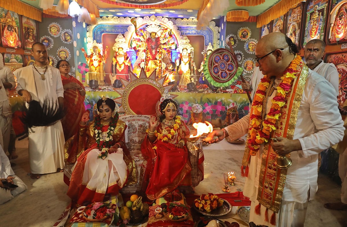 চট্টগ্রাম নগরের পাথরঘাটায় শ্রীশ্রী রাধাগোবিন্দ ও শান্তনেশ্বরী মাতৃমন্দিরে আয়োজন করা হয় কুমারী পূজা। আজ সকাল সাড়ে ১০টায়