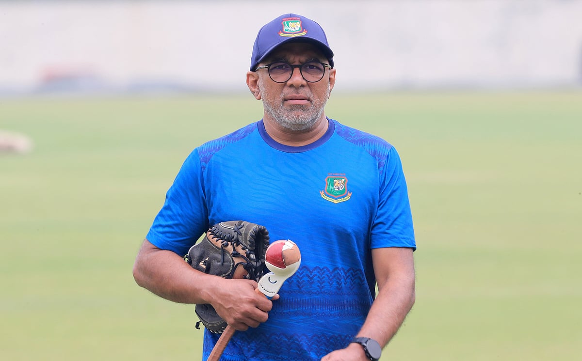 বাংলাদেশের সাবেক কোচ চন্ডিকা হাথুরুসিংহে