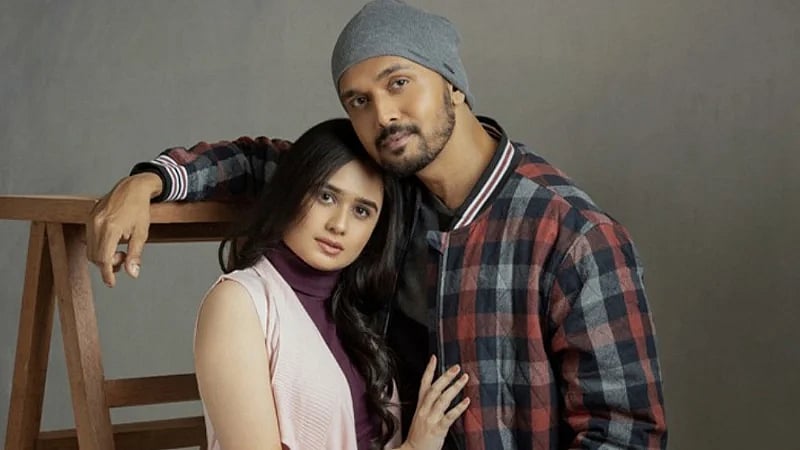 ‘নূর’ ছবিতে অভিনয় করেছেন ঐশী ও আরিফিন শুভ