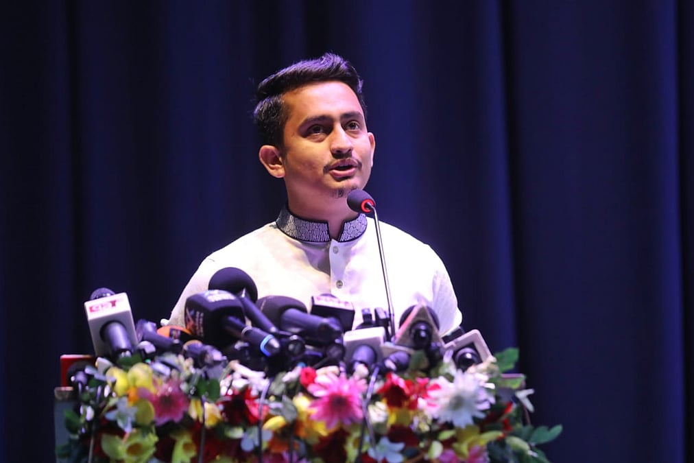 Jinsiy aloqa fotosuratlari chiroyli, ammo qopol.