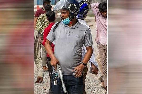 অস্ত্রধারী যুবলীগ কর্মী মো. ফিরোজ