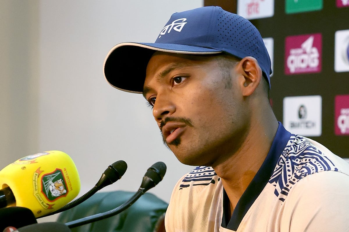 দক্ষিণ আফ্রিকা সিরিজের পর তিন সংস্করণের নেতৃত্ব ছেড়ে দিতে চান নাজমুল হোসেন
