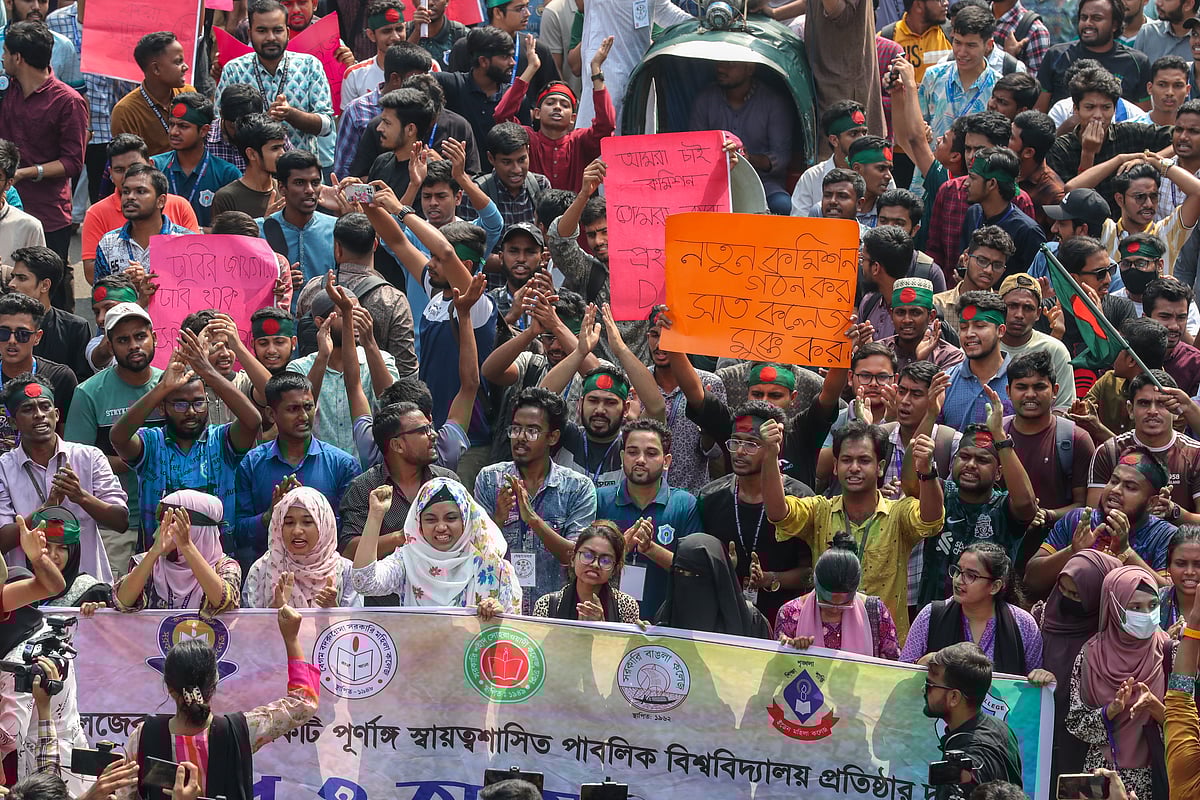 ঢাকার সাত কলেজে শিক্ষার্থীরা বিভিন্ন সময়ে নানা দাবিতে আন্দোলন করেছেন