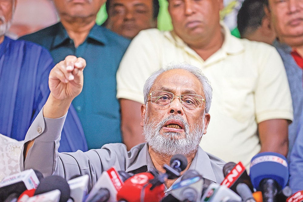 জাতীয় পার্টির সংবাদ সম্মেলনে বক্তব্য দেন জি এম কাদের। গতকাল রাজধানীর বনানীর দলীয় কার্যালয়ে