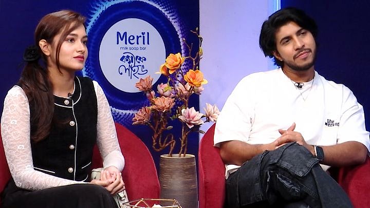 Oq külot bilan rus porno Qizlar ketma-ket porno