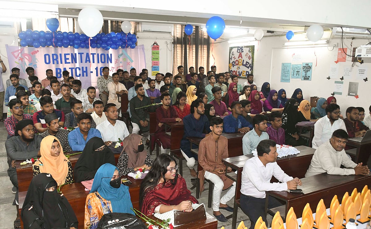 বেগম রোকেয়া বিশ্ববিদ্যালয়ের ২২টি বিভাগে নবীন বরণ অনুষ্ঠিত হয়। আজ রোববার