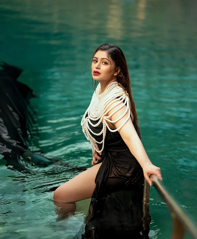 Ruslar qichqiradi va qichqiradi