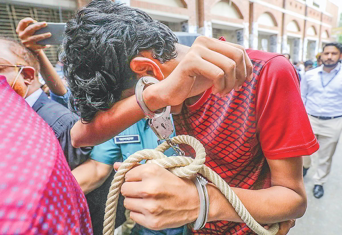 আইনের মাধ্যমেই স্বৈরাচারী সরকারগুলো জনগণের ক্ষমতাকে সংকুচিত করে ‘পোষ মানানো’ প্রাণীতে রূপান্তর করে। ৩০ জুলাই ২০২৪