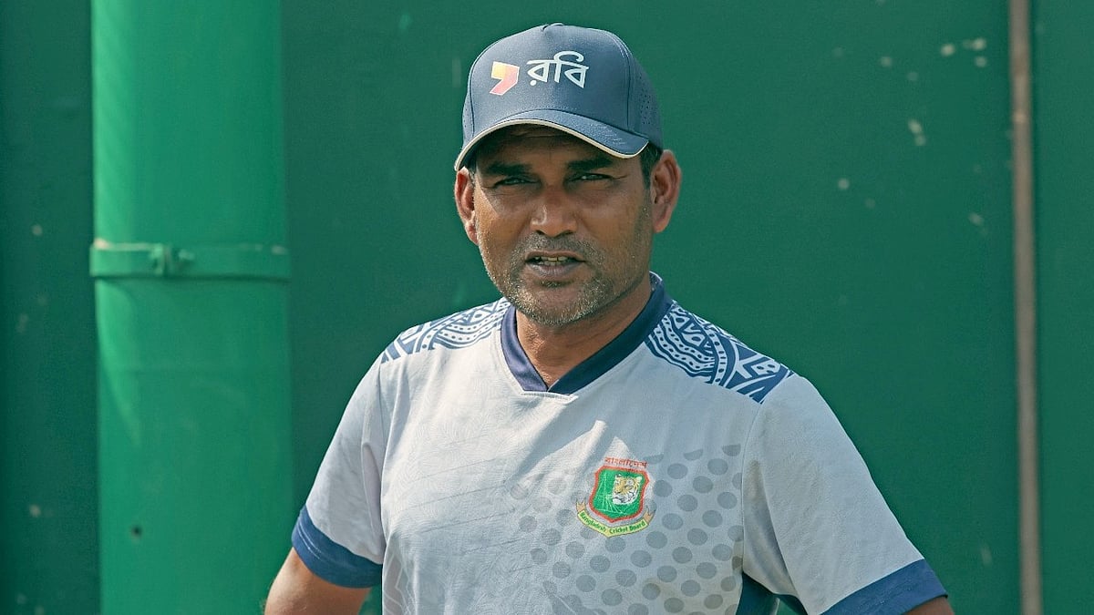 বাংলাদেশ দলের সিনিয়র সহকারী কোচ মোহাম্মদ সালাউদ্দিন