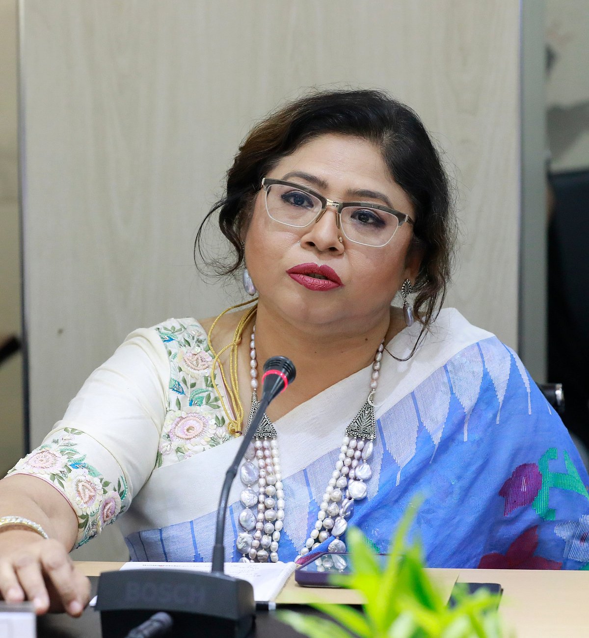 Oltoy mintaqasidagi qizlar ishtirokidagi porno