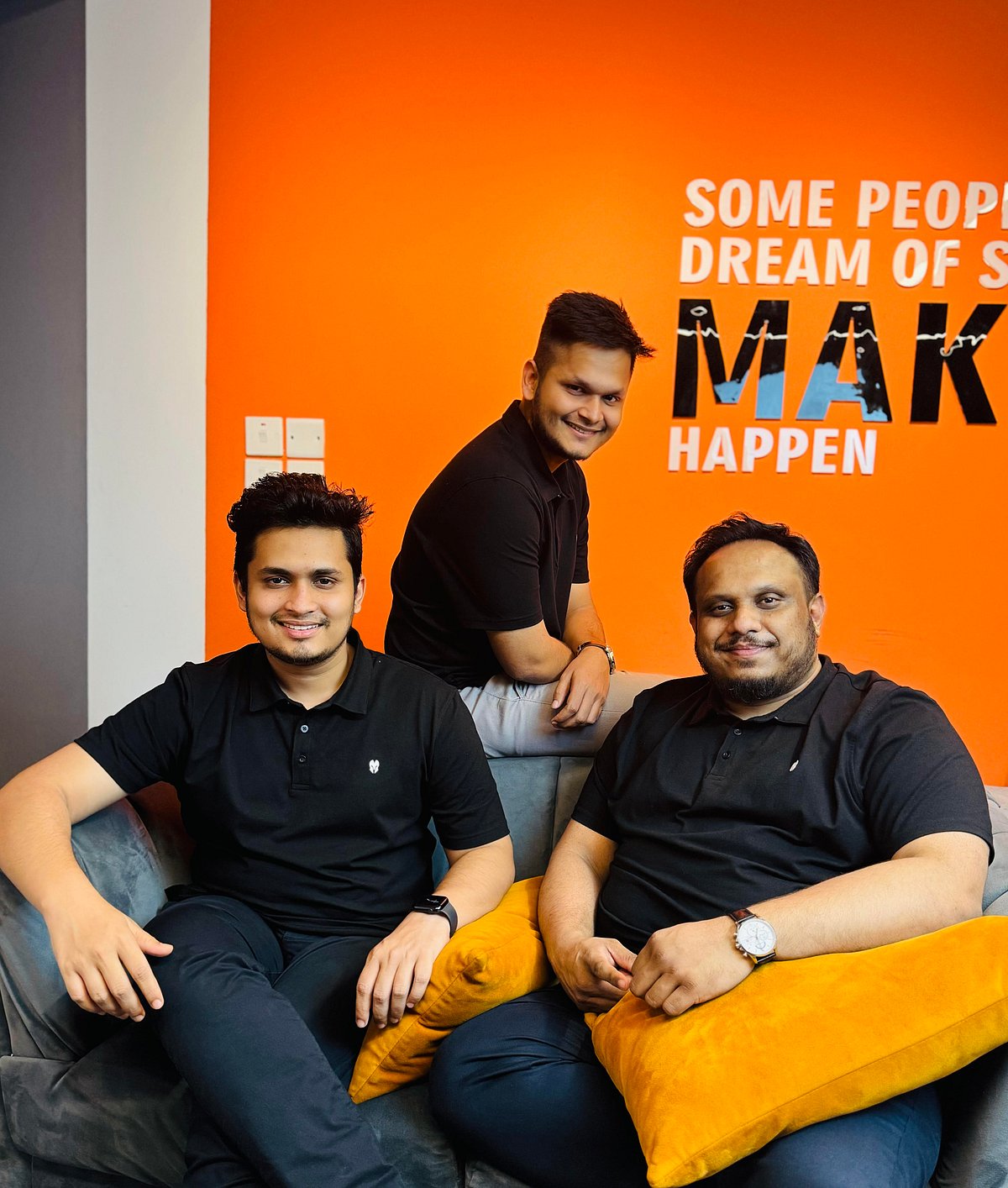 হেড গিয়ারের তিন উদ্যোক্তা (বাঁ থেকে) মো. ইমরান হোসেন, ইফতেখার আহমেদ ও ইকরামুল হক