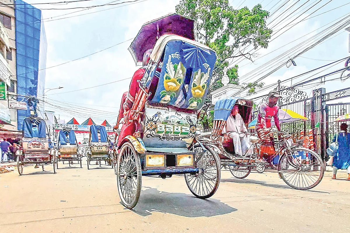 ব্যাটারি রিকশা থাকবে কি থাকবে না বা চলবে কি চলবে না—এখনো কেন হ্যাঁ/না সমাধানই খুঁজতে হচ্ছে আমাদের?