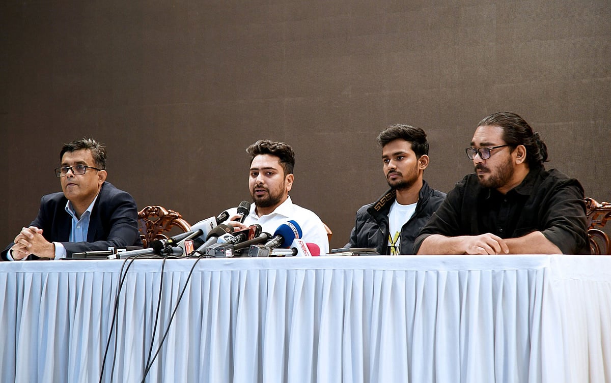 রাজধানীর ফরেন সার্ভিস একাডেমিতে আজ সোমবার সন্ধ্যায় প্রধান উপদেষ্টার প্রেস উইং আয়োজিত সংবাদ ব্রিফিংয়ে কথা বলেন তথ্য ও সম্প্রচার মন্ত্রণালয়ের উপদেষ্টা নাহিদ ইসলাম