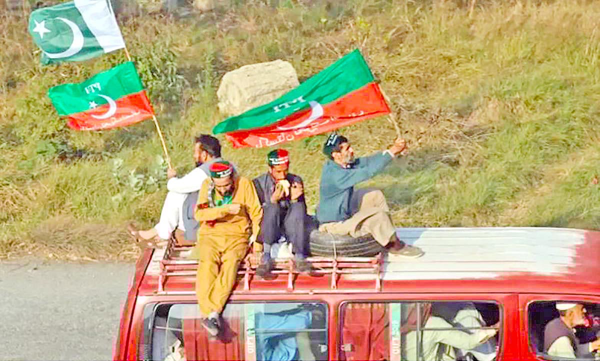 ২৪ নভেম্বর রাজধানী ইসলামাবাদ অভিমুখে আন্দোলনকারীদের যাত্রা