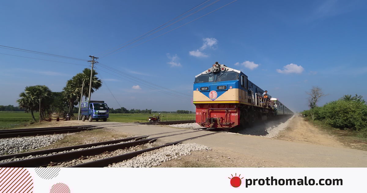 Porno onlayn tomosha qilish: Qizi otasining eshaklarini yalaydi Sad Dick va qizil pubis onlayn tomosha