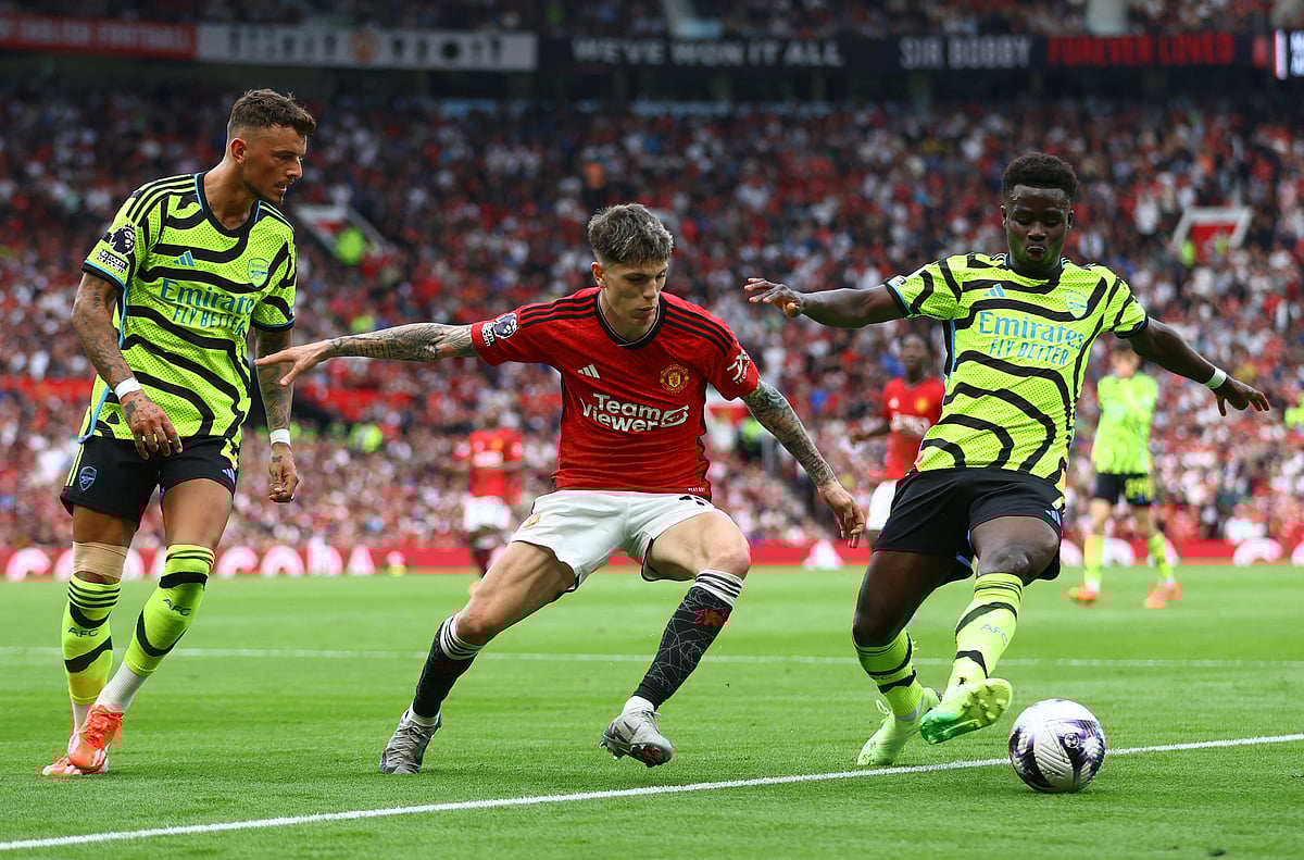 ইংলিশ প্রিমিয়ার লিগে আজ মুখোমুখি আর্সেনাল ও ম্যানচেস্টার ইউনাইটেড