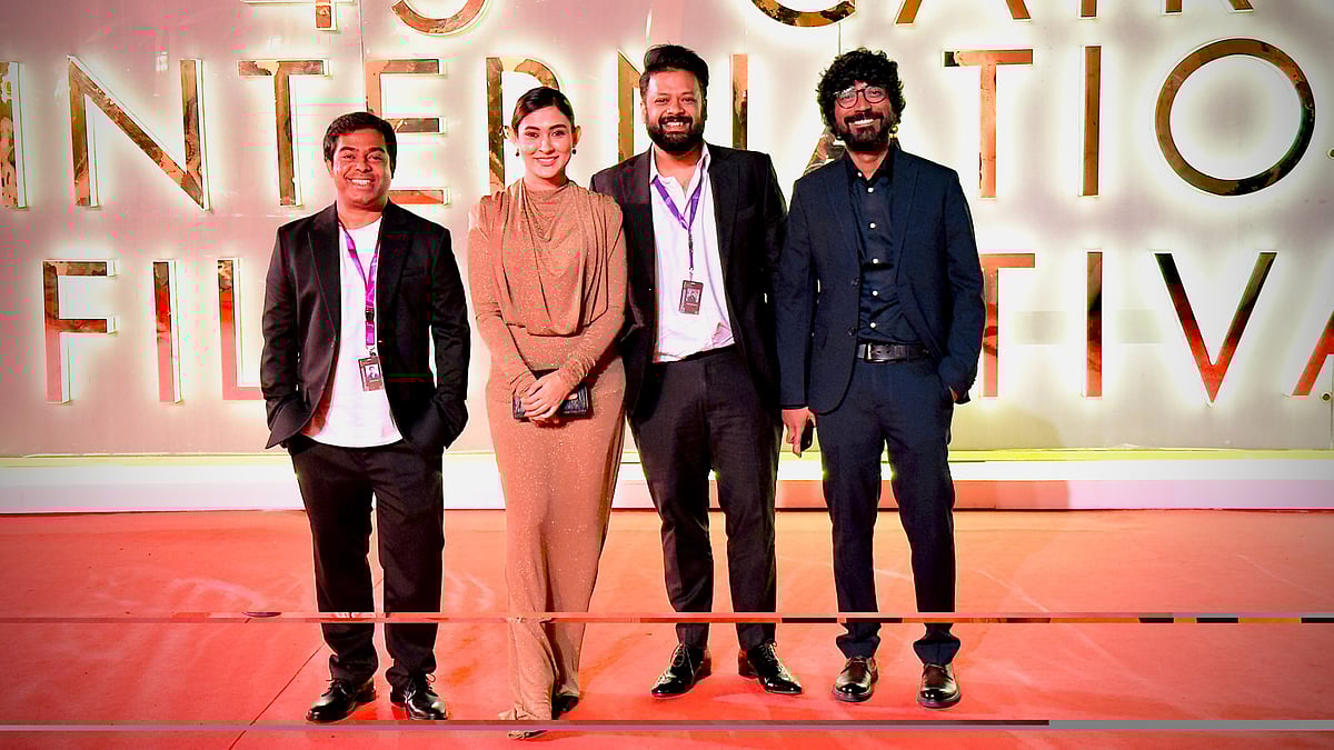 কায়রো উৎসবে প্রিয় মালতীর সহপ্রযোজক রেদওয়ান রনি, অভিনেত্রী মেহজাবীন চৌধুরী, প্রযোজক আদনান আল রাজীব ও নির্মাতা শঙ্খ দাশগুপ্ত। ছবি: চরকির সৌজন্যে