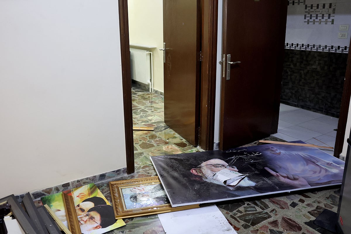 সিরিয়ার রাজধানী দামেস্কে অবস্থিত ইরানের দূতাবাসে হামলা–পরবর্তী দৃশ্য। ছবি: ৮ ডিসেম্বর ২০২৪