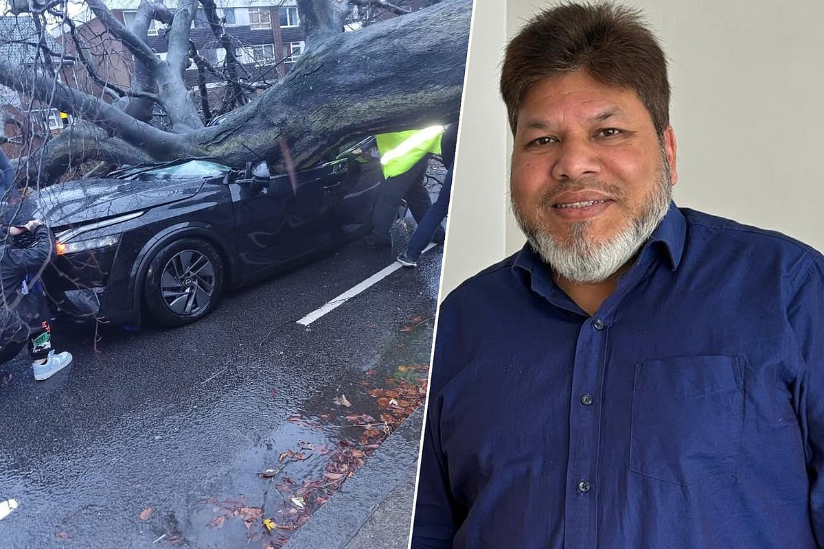 ঝড়ে চলন্ত গাড়ির ওপর গাছ উপড়ে পড়লে ঘটনাস্থলে নিহত হন কাহের হোসেন