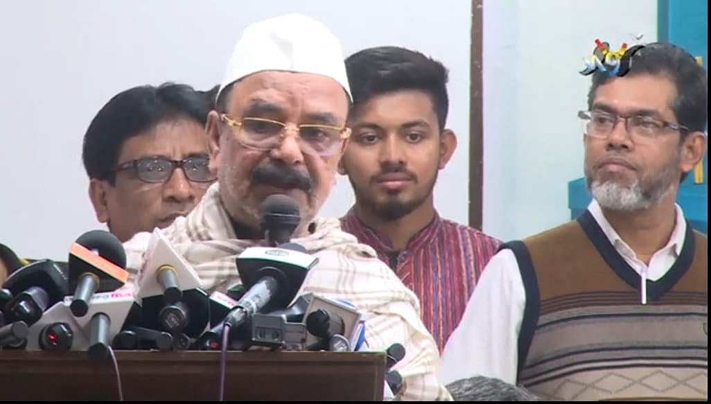 জাতীয় প্রেসক্লাবে একটি বইয়ের প্রকাশনা অনুষ্ঠানে বক্তব্য দেন গয়েশ্বর চন্দ্র রায়