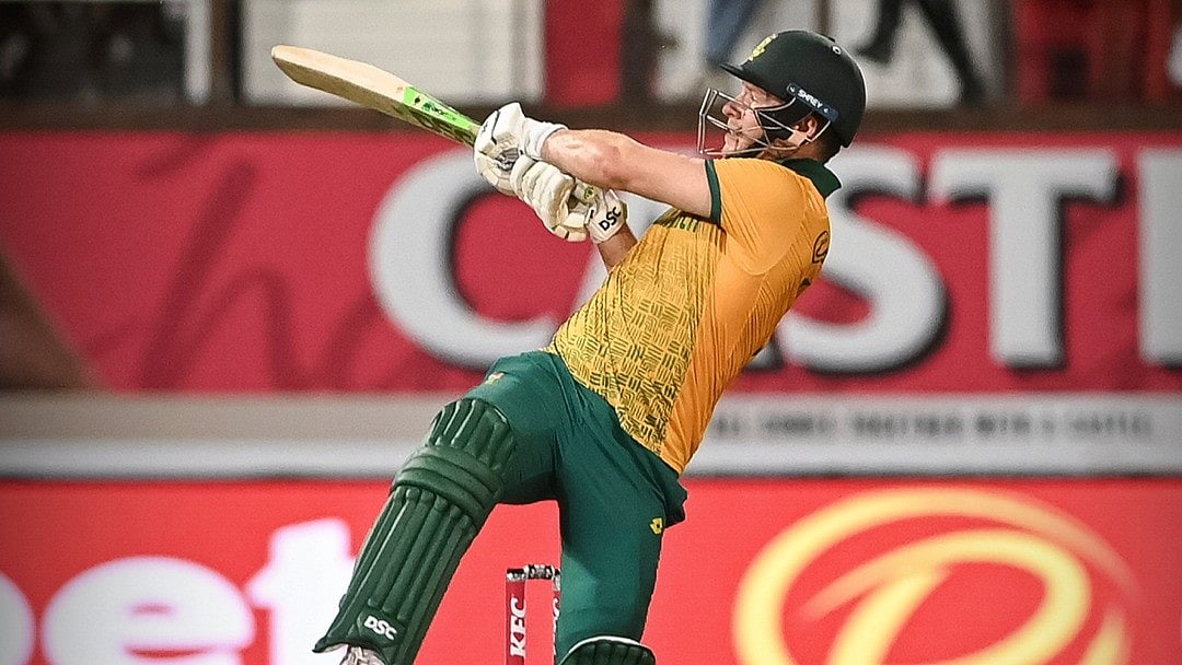 পাকিস্তানের বোলারদের ওপর দিয়ে ঝড় বইয়ে দিয়েছেন ডেভিড মিলার