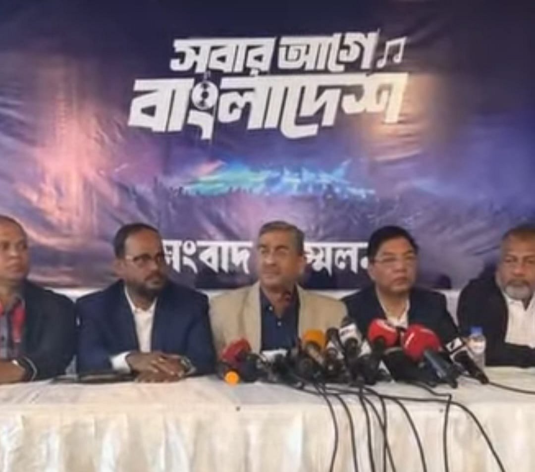 সংবাদ সম্মেলনে সাংবাদিকদের প্রশ্নের জবাব দিচ্ছেন বিএনপির নেতা শহীদ উদ্দীন চৌধুরী। আজ মঙ্গলবার, গুলশান