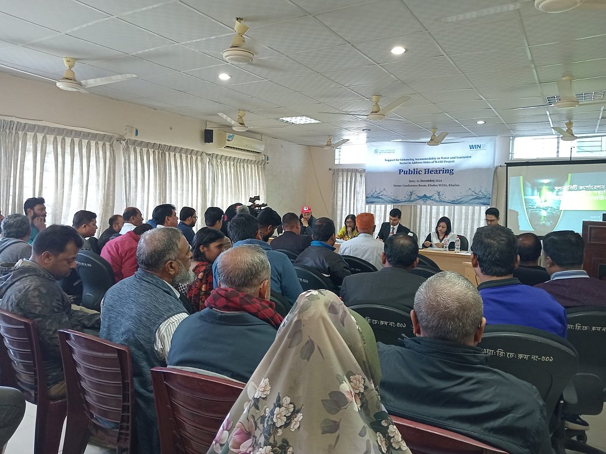 খুলনায় ওয়াসার কর্মকান্ড নিয়ে গণশুনানিতে অংশ নেন গ্রাহকেরা। বুধবার খুলনা ওয়াসার সম্মেলনকক্ষে