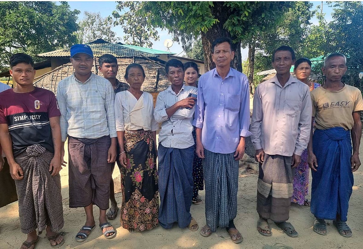 বান্দরবানের নাইক্ষ্যংছড়ি উপজেলারবাইশারী ইউনিয়নের ক্যথোয়াইপাড়ার মারমা সম্প্রদায়ের বাসিন্দারা। সম্প্রতি তোলা