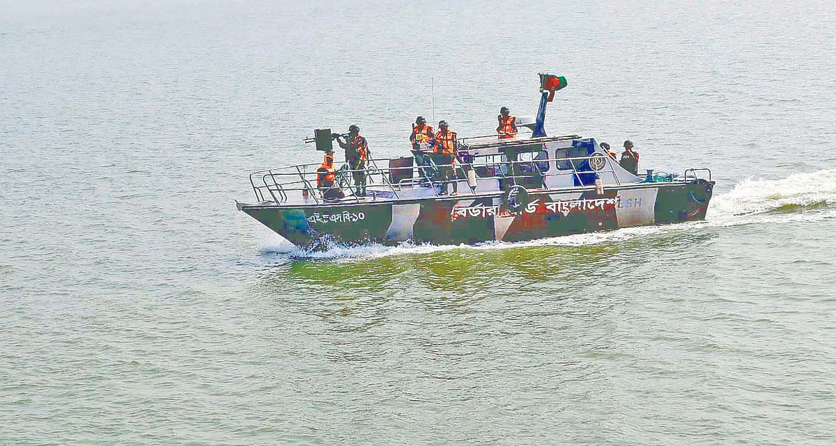 আরাকান আর্মি মিয়ানমারের রাখাইন রাজ্যের মংডু টাউনশিপের নিয়ন্ত্রণ নেওয়ার খবরে নাফ নদীর এপারে টহল জোরদার করেছে বিজিবি। গতকাল সকালে টেকনাফে